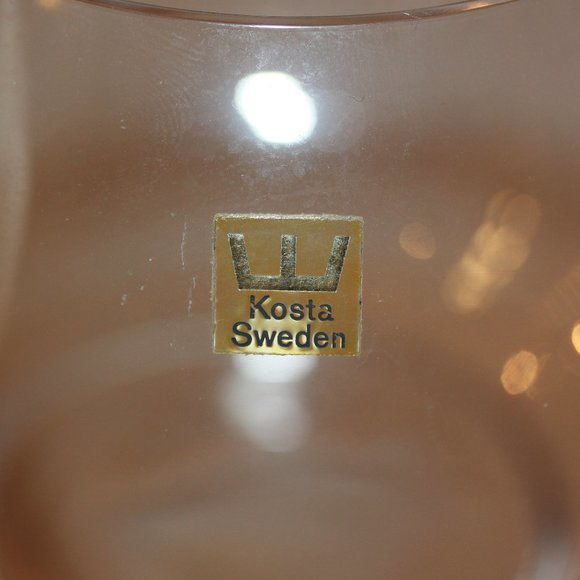 KOSTA BODA  glass bowl Clear Sweden art glass Vintage  Measures 4 1/2 x 5 1/2 in - Picture 2 of 2